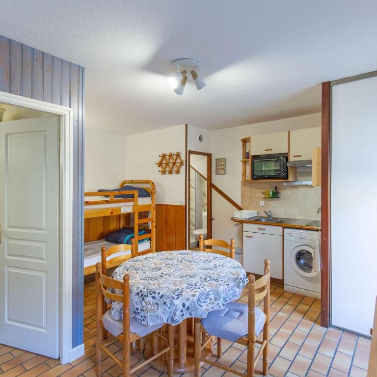 Chalet cosy, 4 pers., parking, proche télécabine - FR-1-401-319 - Appartement - 2