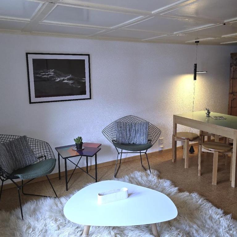 Heimatkunst 02, klassisches Walliser Chalet, teilrenoviert, zentral - Apartment mit 1 Schlafzimmer - 9