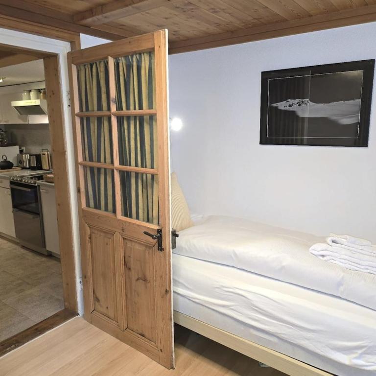 Heimatkunst 02, klassisches Walliser Chalet, teilrenoviert, zentral - Apartment mit 1 Schlafzimmer - 13