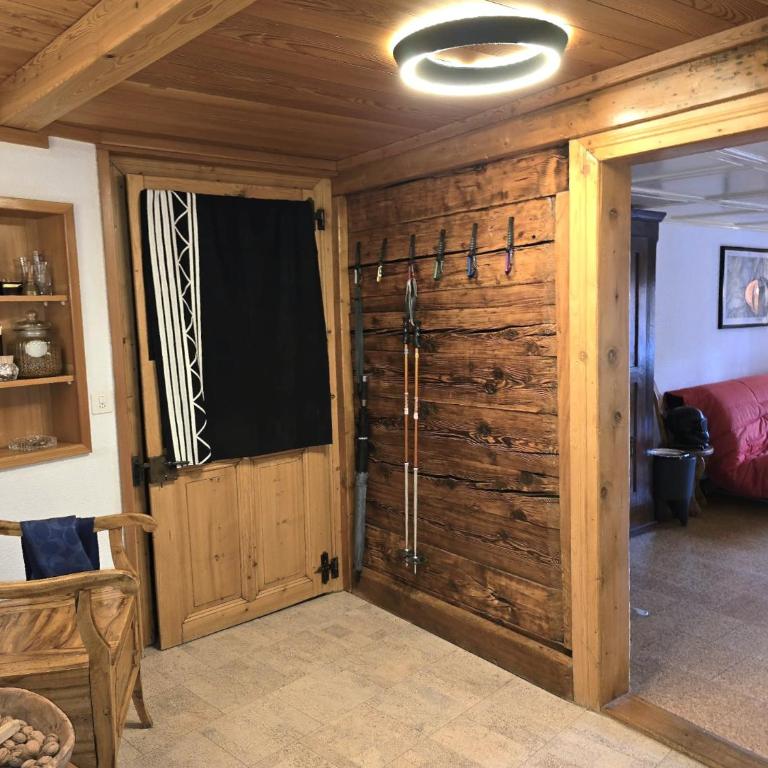 Heimatkunst 02, klassisches Walliser Chalet, teilrenoviert, zentral - Apartment mit 1 Schlafzimmer - 7