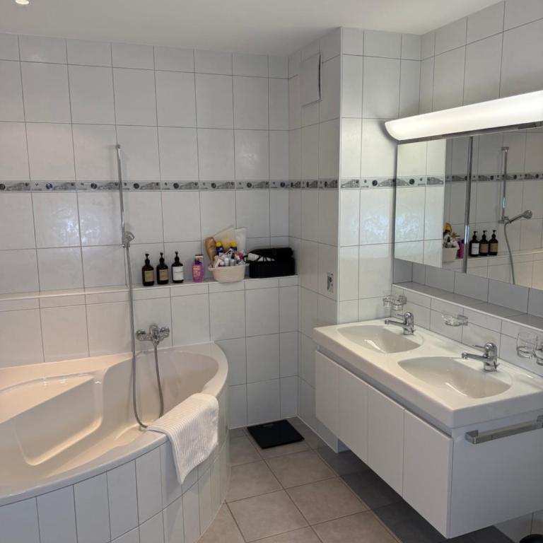 165 qm moderne 4 Zimmer Wohnung mit Bergsicht - Piz Alpina - Apartment mit 3 Schlafzimmern - 35