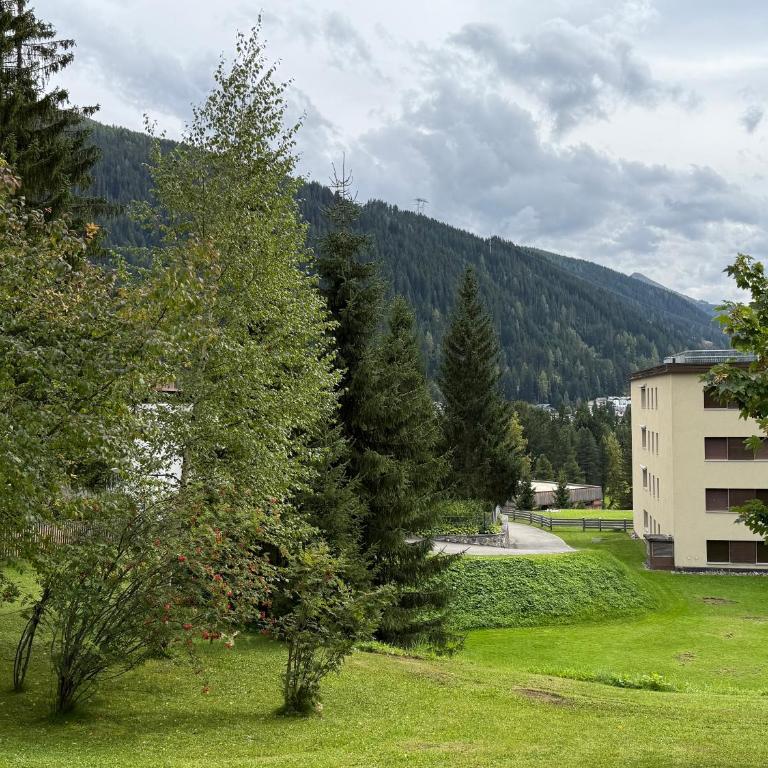 165 qm moderne 4 Zimmer Wohnung mit Bergsicht - Piz Alpina - Apartment mit 3 Schlafzimmern - 24