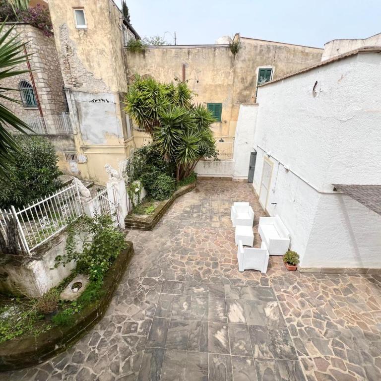Al Castello - UN LETTO IDEALE - Appartamento con 2 Camere da Letto - 8