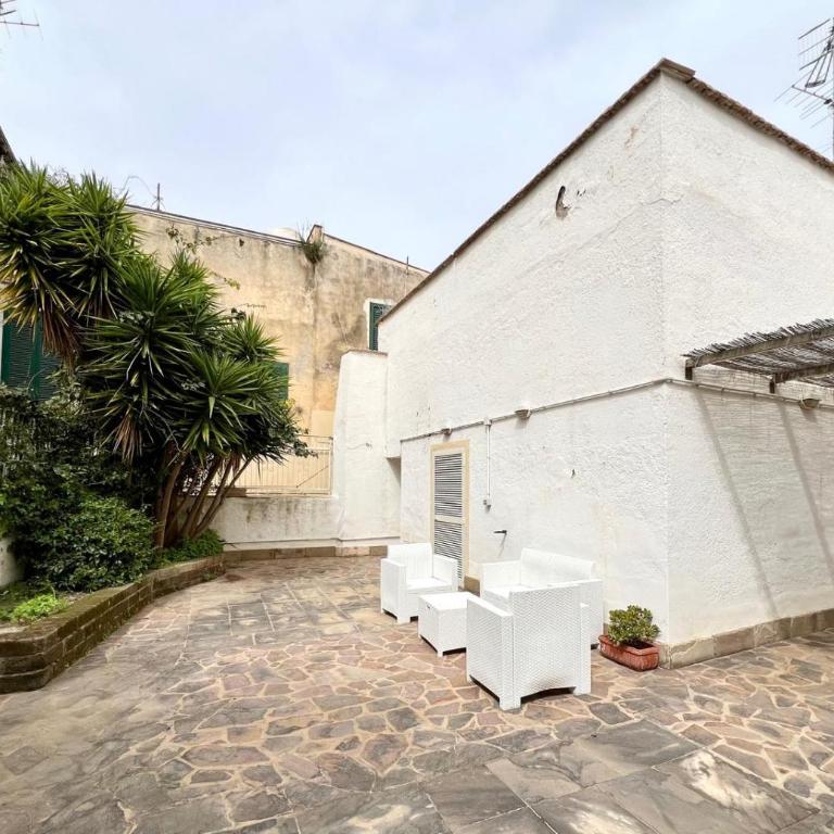 Al Castello - UN LETTO IDEALE - Appartamento con 2 Camere da Letto - 3