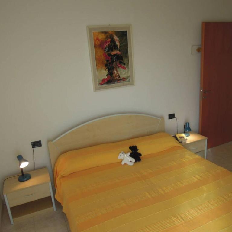 Homely one bedroom flat with side sea view - Apartment - 11