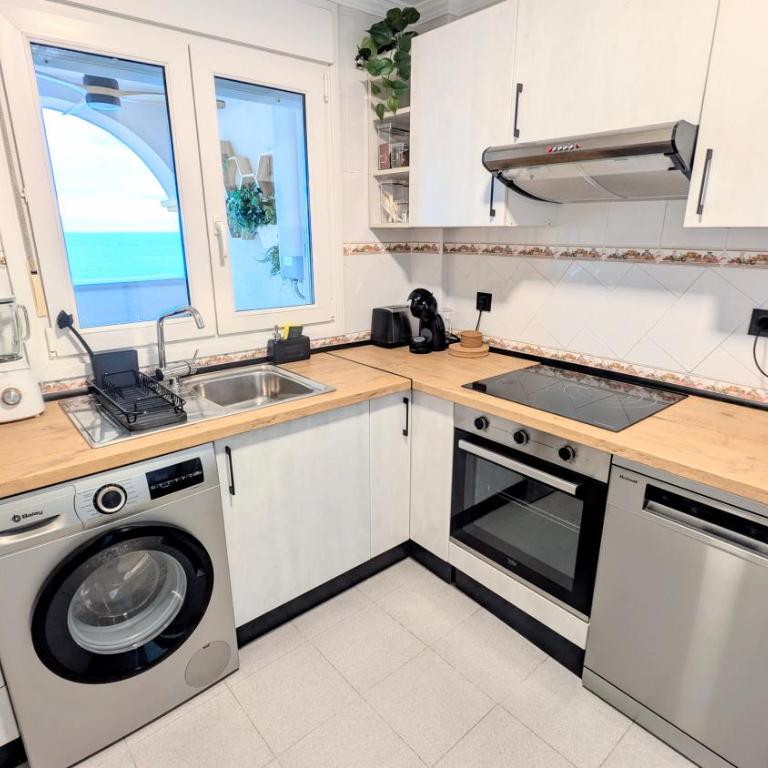 Elegant Sea View Apartment Near Beach & Train - Apartamento de 2 dormitorios - 53