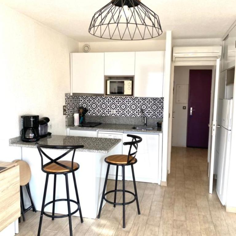 Farniente et douceur en plein Centre de Calvi - Two-Bedroom Apartment - 5