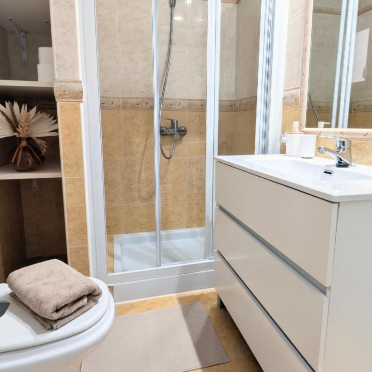 Elegant Sea View Apartment Near Beach & Train - Apartamento de 2 dormitorios - 21