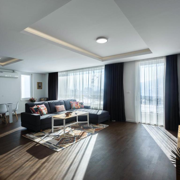 Aeris Residence Panoramic View - Three-Bedroom Villa - 1