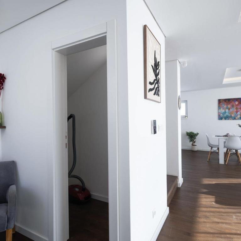 Aeris Residence Panoramic View - Three-Bedroom Villa - 45