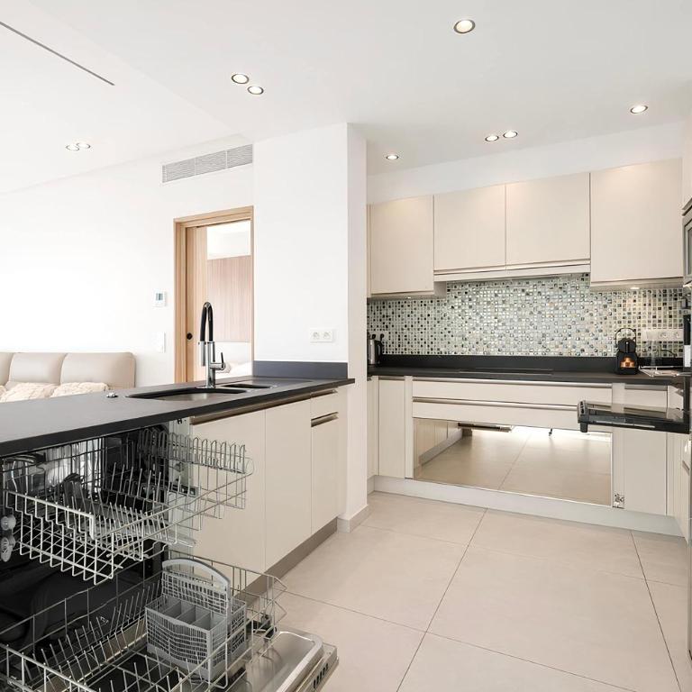 Prestige Croisette - Apartment with Panoramic Terrace and Sea View in Cannes - Appartement - 35