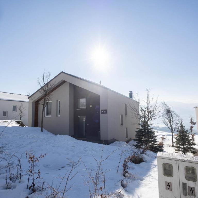 Aeris Residence Panoramic View - Three-Bedroom Villa - 5