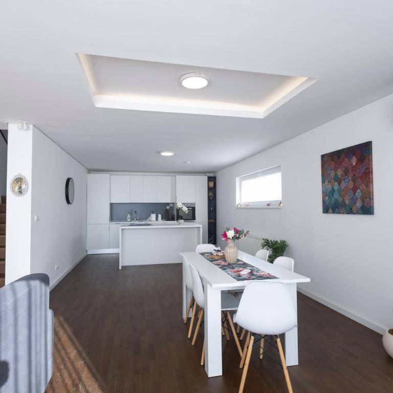 Aeris Residence Panoramic View - Three-Bedroom Villa - 18