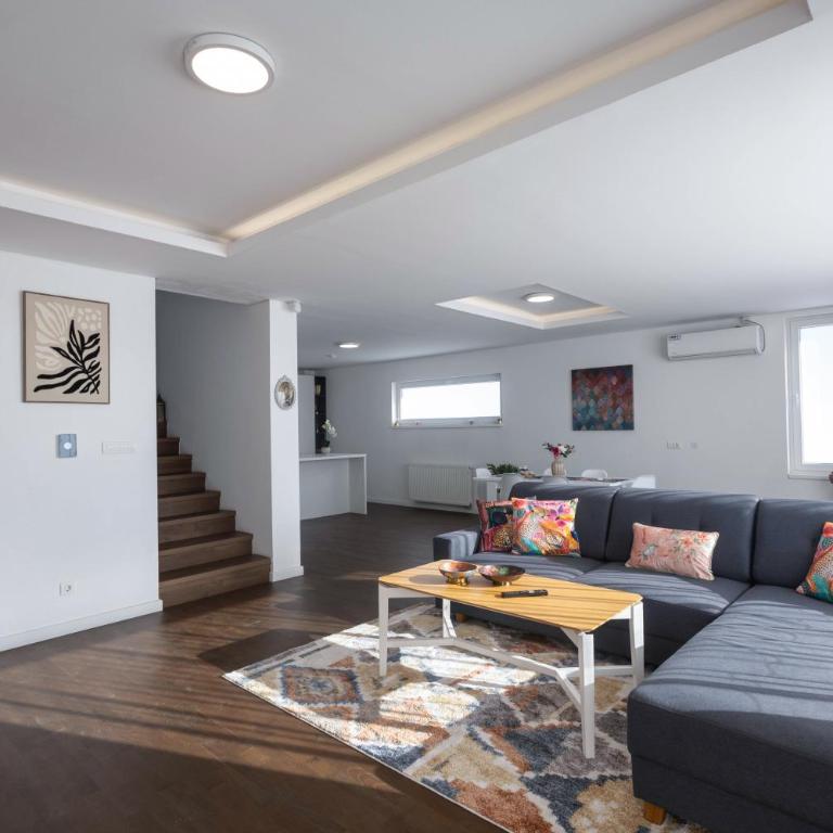 Aeris Residence Panoramic View - Three-Bedroom Villa - 24