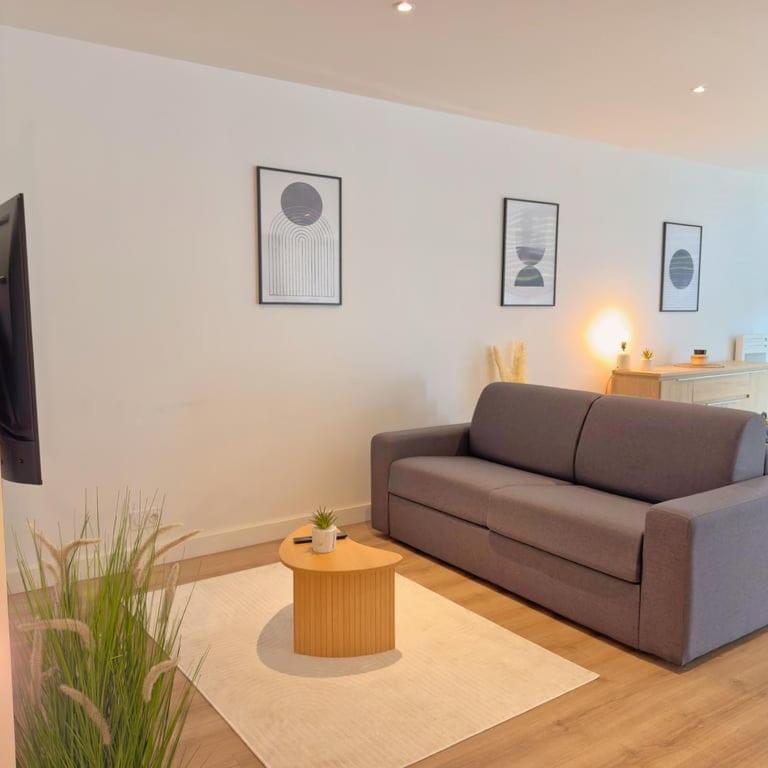 Grand Square -5 min from train station & center - Apartment mit 2 Schlafzimmern und Stadtblick - 1