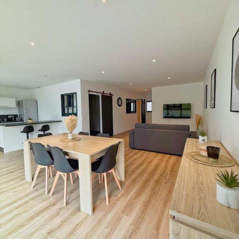 Grand Square -5 min from train station & center - Apartment mit 2 Schlafzimmern und Stadtblick - 25