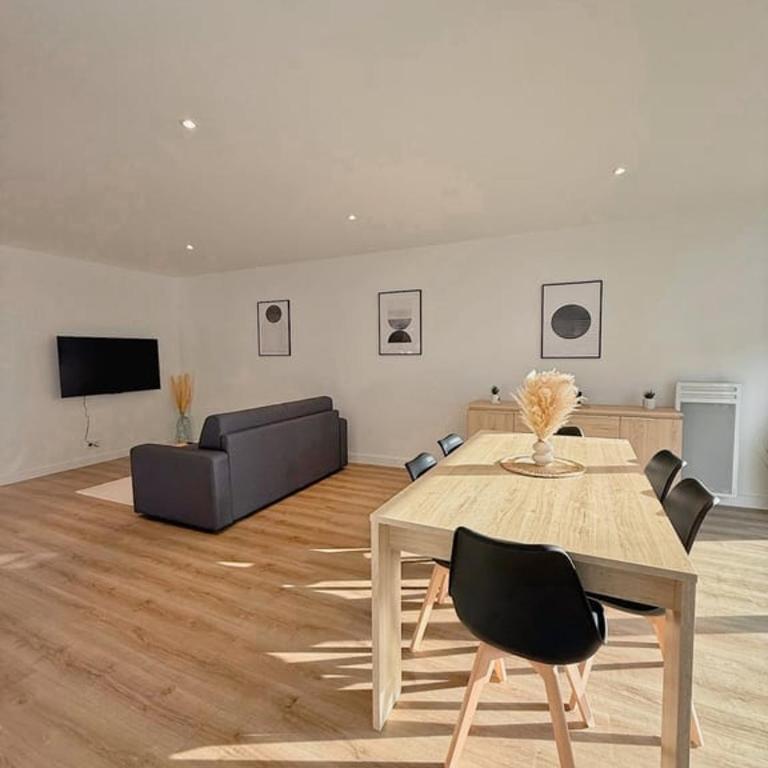 Grand Square -5 min from train station & center - Apartment mit 2 Schlafzimmern und Stadtblick - 27