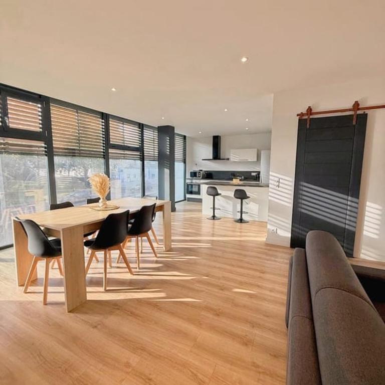Grand Square -5 min from train station & center - Apartment mit 2 Schlafzimmern und Stadtblick - 31