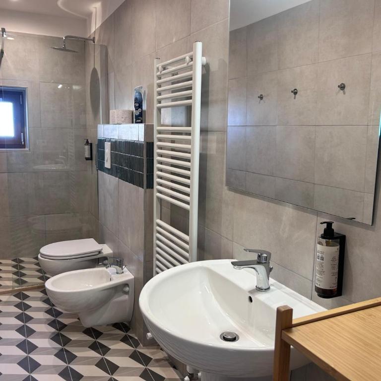 Appartamenti Purofiore - Three-Bedroom Apartment with Balcony - 11