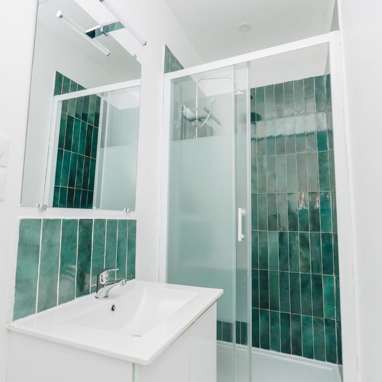 Le Bleu Urbain Logement Chic en Centre-Ville - Appartement 2 Chambres - 14