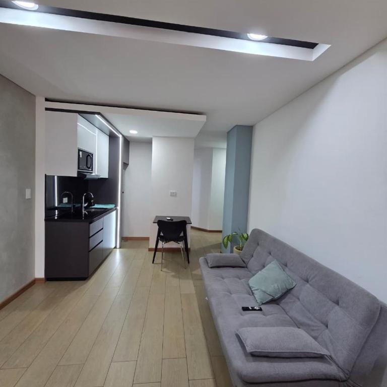 Piscina y gym Suite Top Premium en Equipetrol - One-Bedroom Apartment - 9