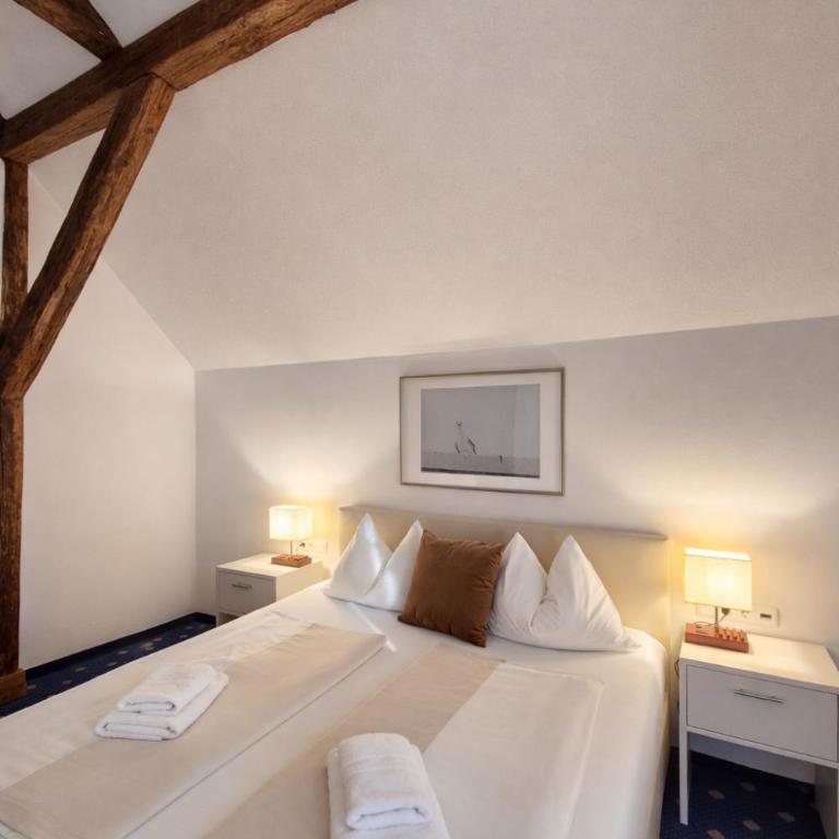 Stadthotel Kramer - Dreibettzimmer mit Badewanne - 1