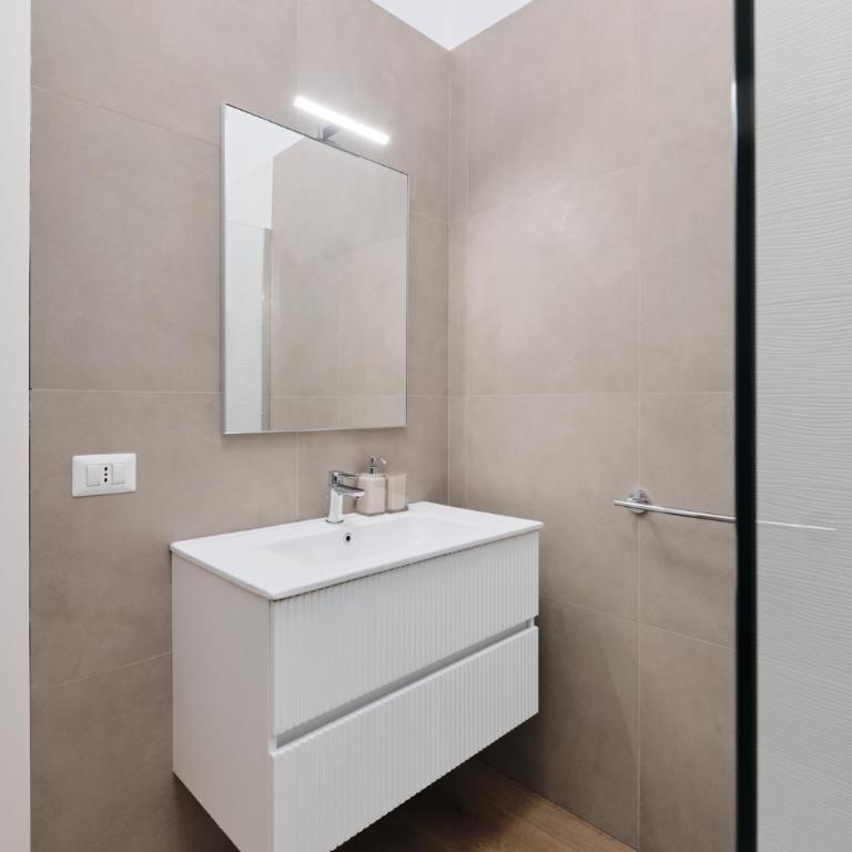 50 Apartments LANDO - Appartamento con 3 Camere da Letto e con Balcone - 22