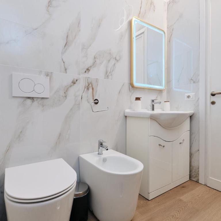 50 Apartments LANDO - Appartamento con 3 Camere da Letto e con Balcone - 11