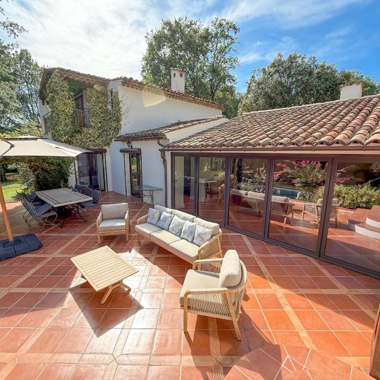 Superbe villa de 5 suites, climatisation, piscine, tennis, hauteurs de St Paul - Villa - 24