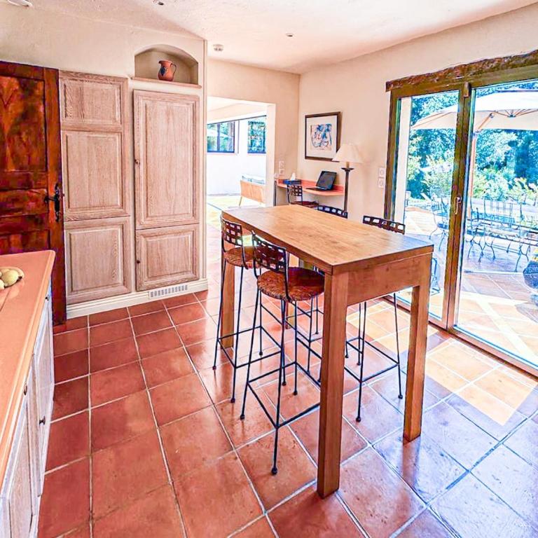 Superbe villa de 5 suites, climatisation, piscine, tennis, hauteurs de St Paul - Villa - 51