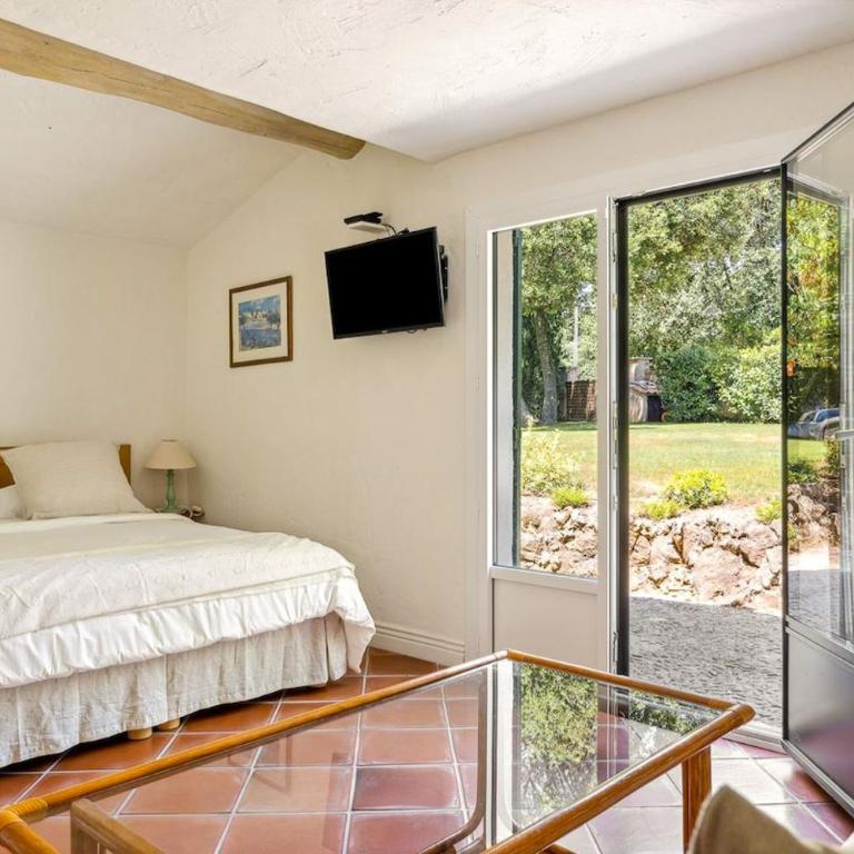 Superbe villa de 5 suites, climatisation, piscine, tennis, hauteurs de St Paul - Villa - 36