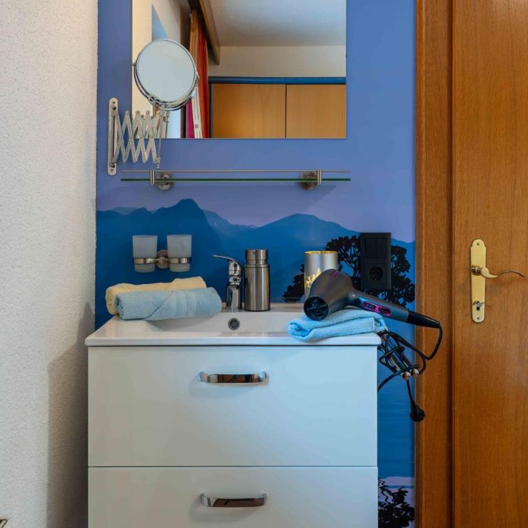 Haus Ladner - Apartment mit 2 Schlafzimmern und Terrasse - 13