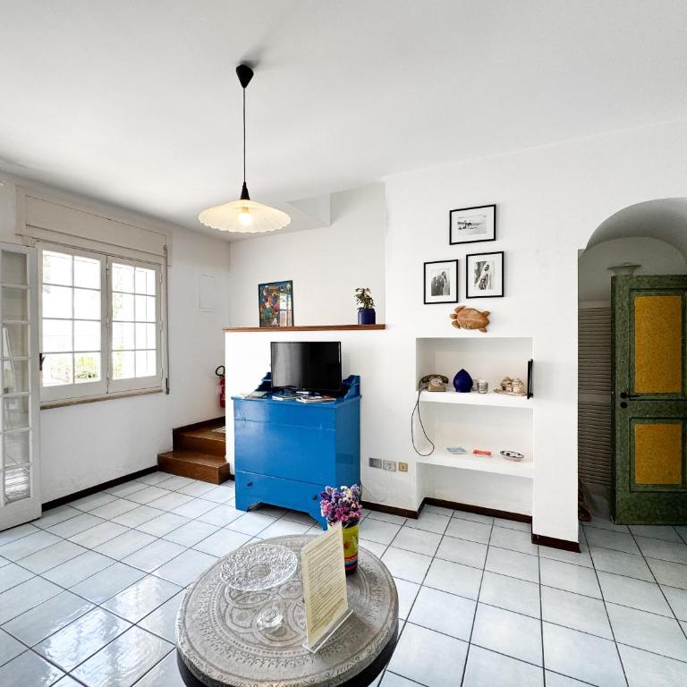 Casa Marea - Authentic Holiday Home Near the Beach in Santa Caterina - Marea Stays Collection - Two-Bedroom House - 11