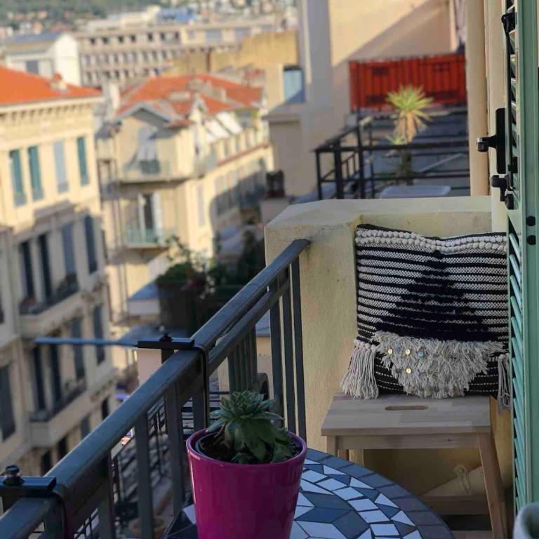 Cosy et Lumineux 2 pieces au Cœur de Nice - Appartement 1 Chambre - Vue sur Ville - 5