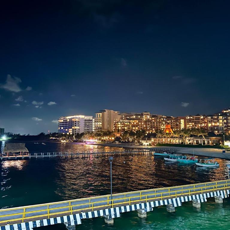 Spacious 3-story private house with ocean view - Five-Bedroom House - 18