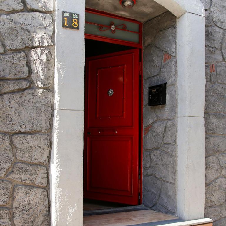 ZazzamitaHouse - One-Bedroom House - 4