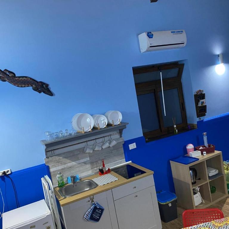 ZazzamitaHouse - One-Bedroom House - 13