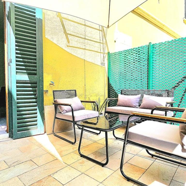 Big, Bright and Chic Terrace Flat - Two-Bedroom Apartment with Terrace - 6