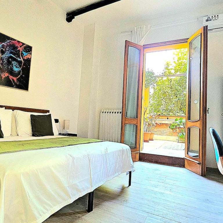 Big, Bright and Chic Terrace Flat - Two-Bedroom Apartment with Terrace - 8