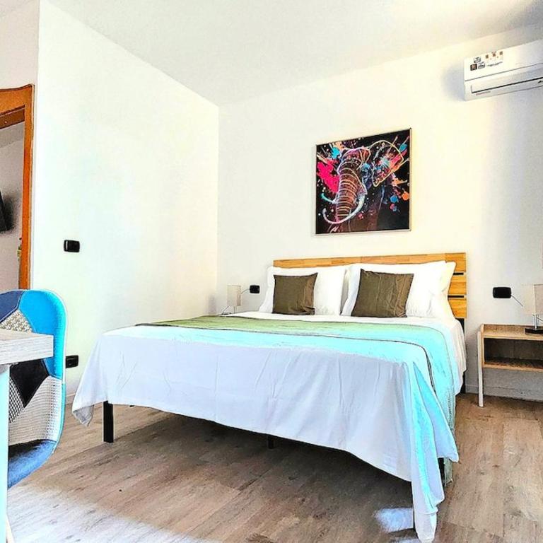 Big, Bright and Chic Terrace Flat - Two-Bedroom Apartment with Terrace - 9