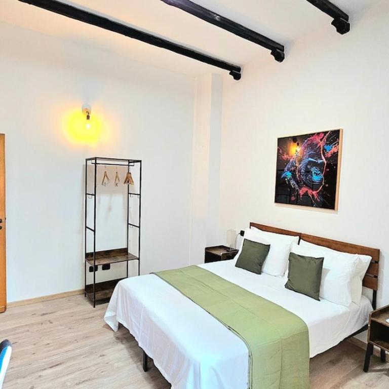 Big, Bright and Chic Terrace Flat - Two-Bedroom Apartment with Terrace - 10