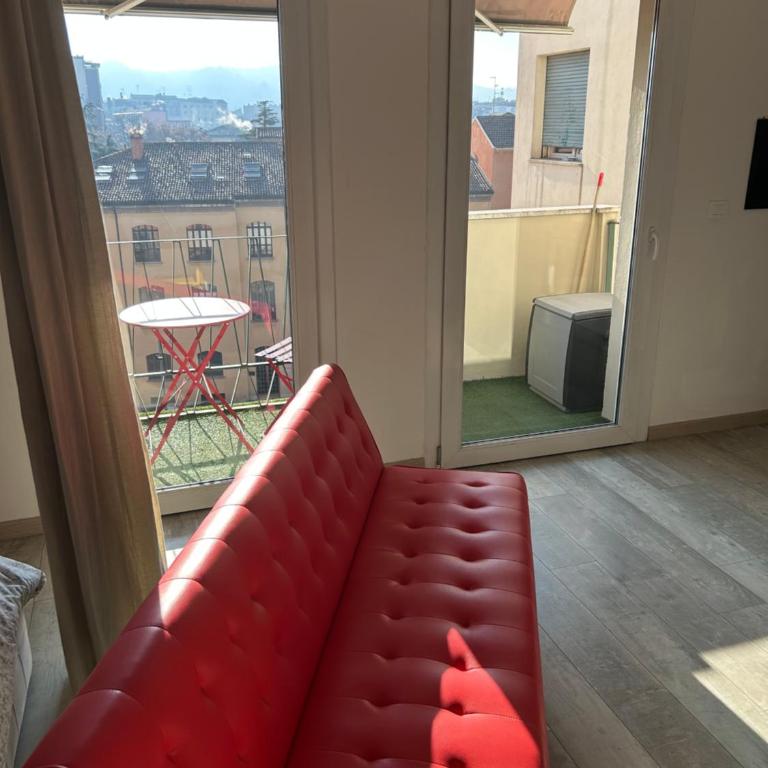 Stayinbologna 2 - King Studio with Sofa Bed and Balcony - 17