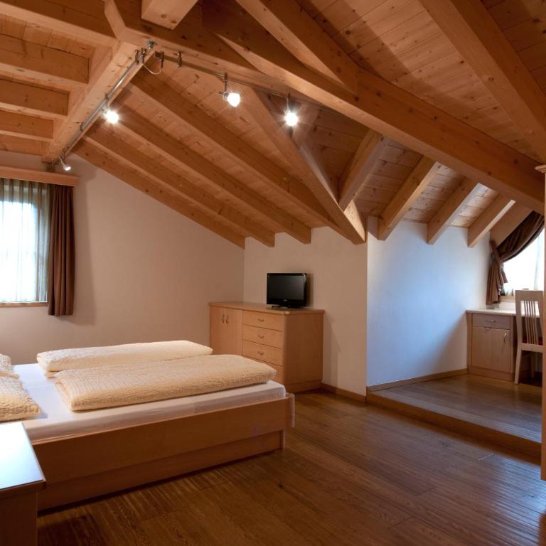 Appartamenti Villa Olympia - Appartamento con 2 Camere da Letto e Balcone - 6