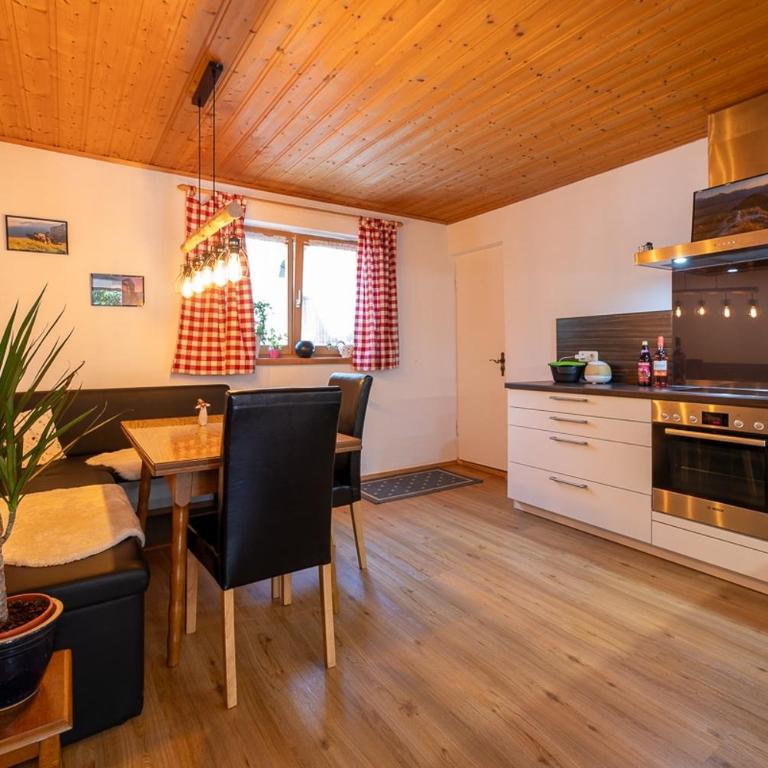 Alpenwohnung "Zum Schorschi" mit Bergblick I voll ausgestattet I ruhige Lage - Apartment mit 2 Schlafzimmern - 7