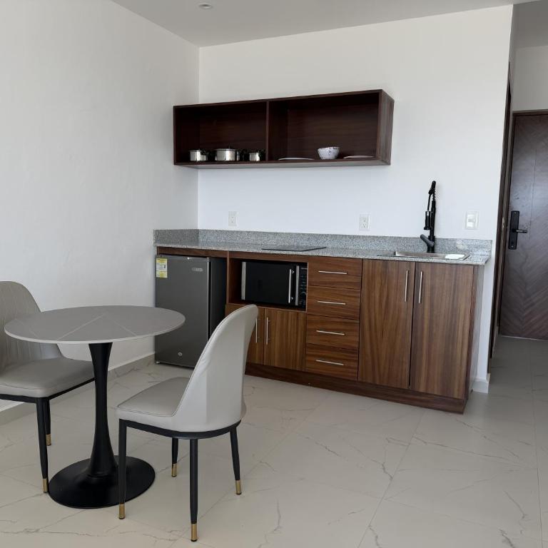 MIRAMARE Ocean View - King Suite with Ocean View - 2