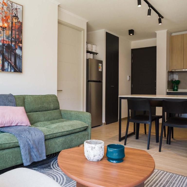 Urban Retreat Quiet & Modern 2BR in Providencia - Apartment - 4