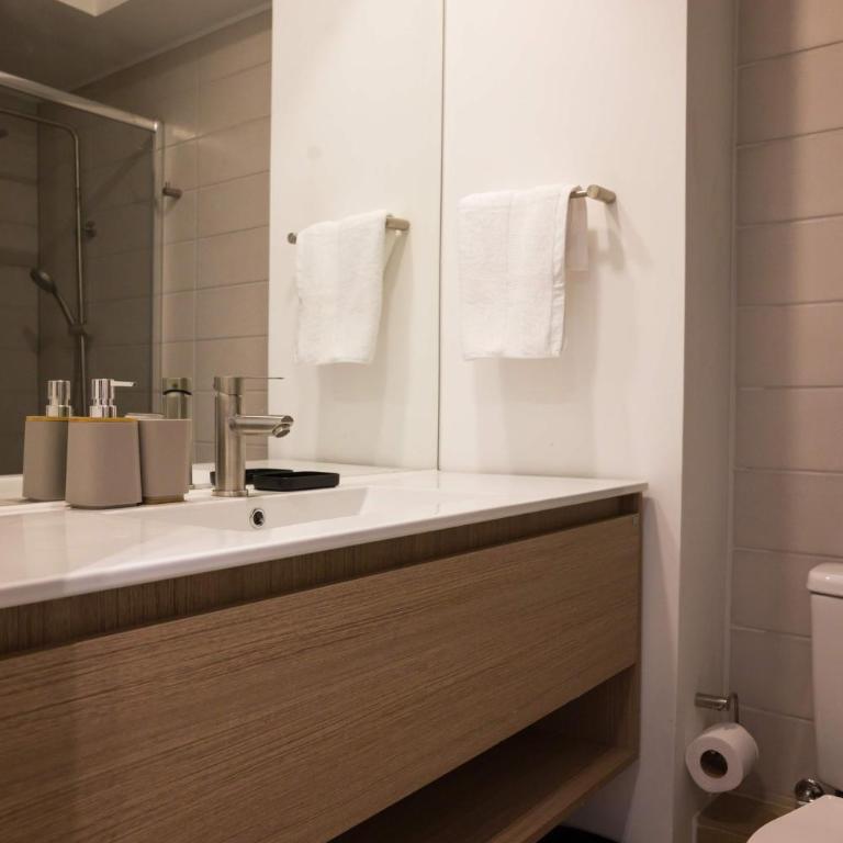 Urban Retreat Quiet & Modern 2BR in Providencia - Apartment - 34