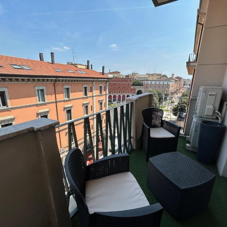 Stayinbologna 2 - King Studio with Sofa Bed and Balcony - 7