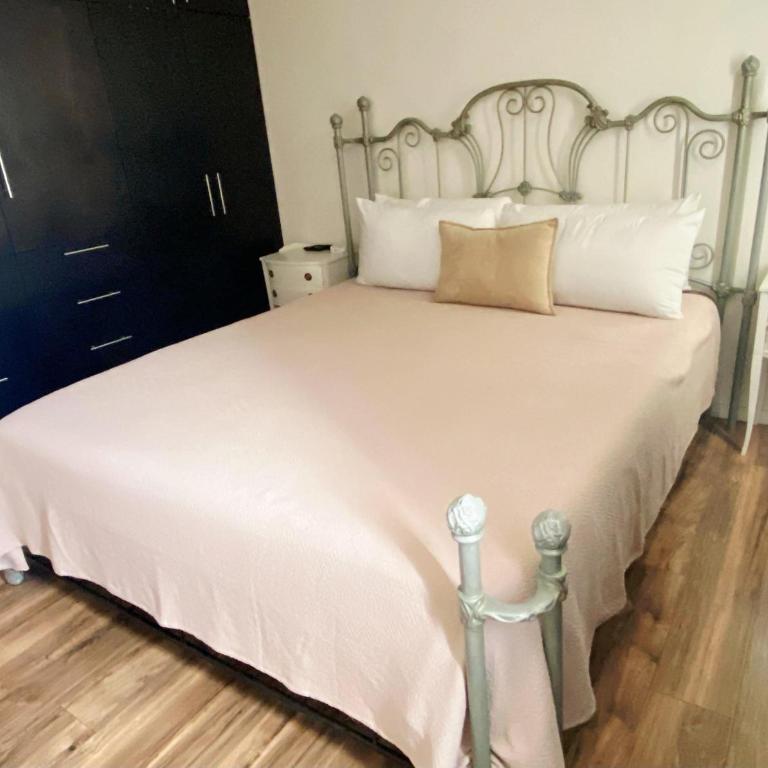 Tu Casa de Familia - Four-Bedroom House - 2