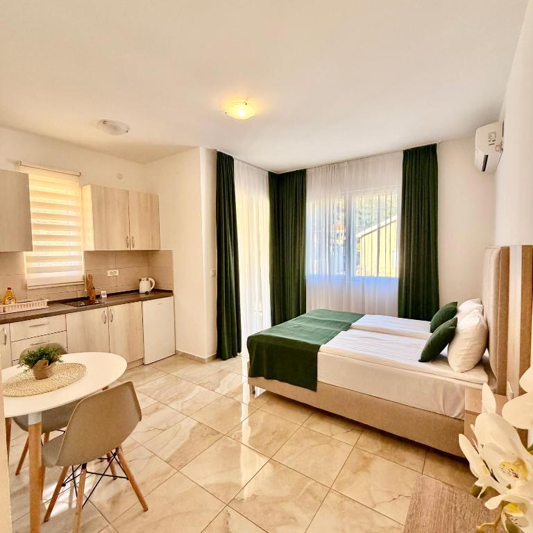 Apartments Sunrise - Comfort Studio - 5